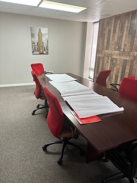 More Photos Of 3000 Walnut Grove Rd, Memphis Office For Sale