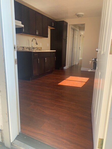 More Photos Of 116 Pine St, Redwood City Apartments For Sale