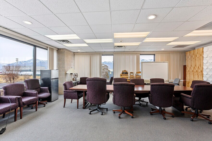 More Photos Of 1877 W 2800 S, Ogden Flex For Lease