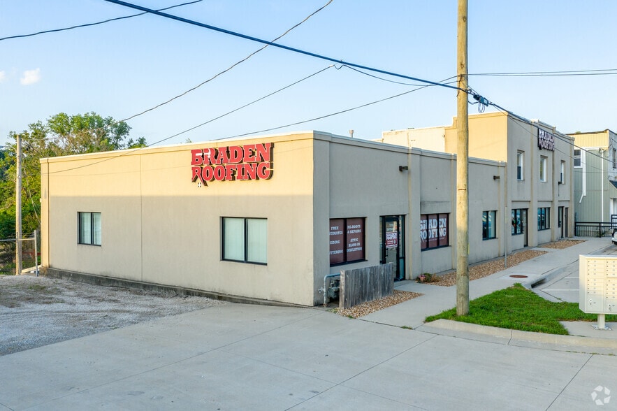 More Photos Of 1119-1123 Merriam Ln, Kansas City Office For Sale