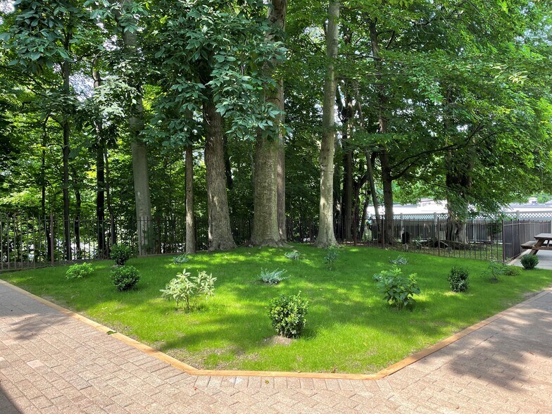 More Photos Of 272 N Bedford Rd, Mount Kisco Office For Sale