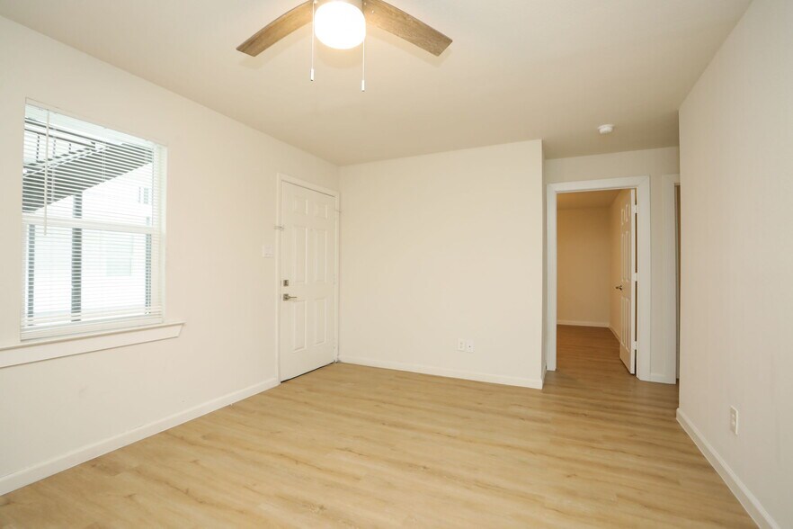 More Photos Of 912 Church St, Galveston Apartments For Sale