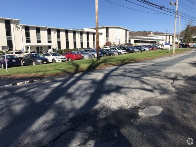 More Photos Of 40 Washington St, Westborough Research And Development For Lease