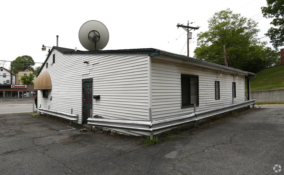 More Photos Of 2401 Alexandria Pike, Newport General Retail For Sale