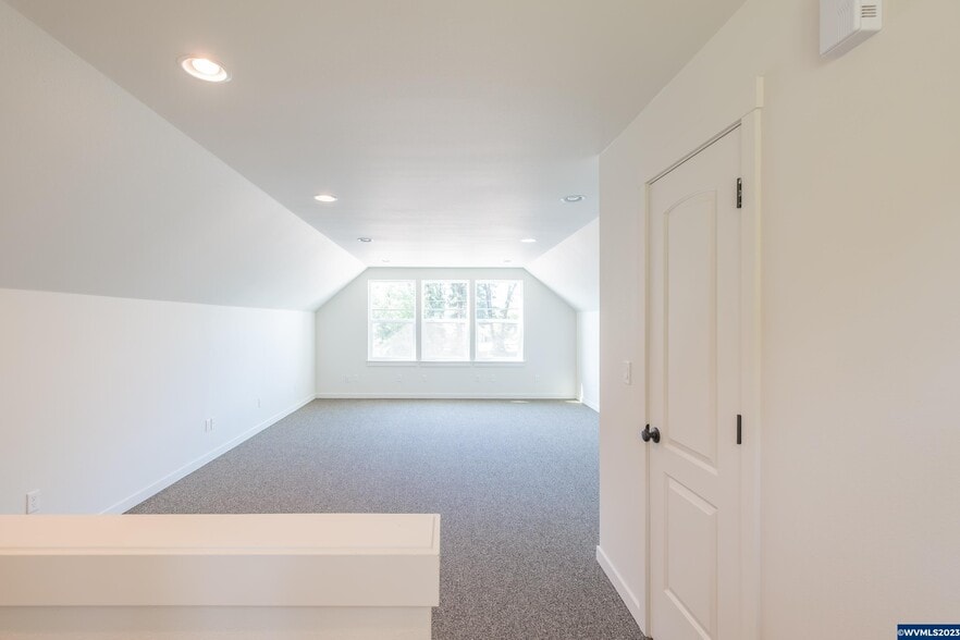 More Photos Of 4206 Main St, Sweet Home Auto Repair For Sale