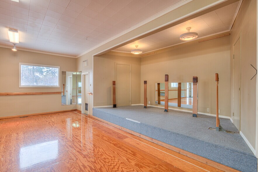 More Photos Of 502 NE Revere Ave, Bend Specialty For Sale