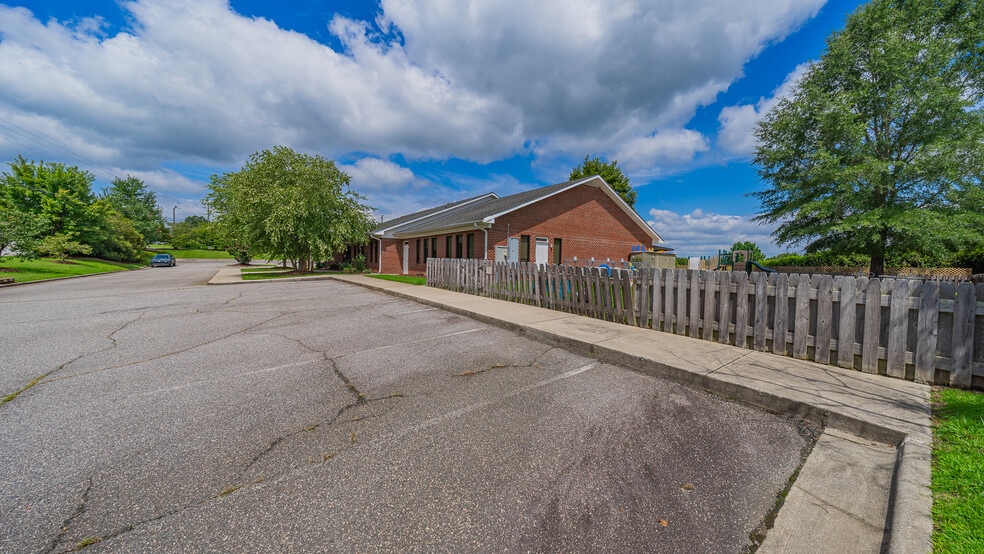 More Photos Of 1004 Old Plank Rd, High Point Daycare Center For Sale