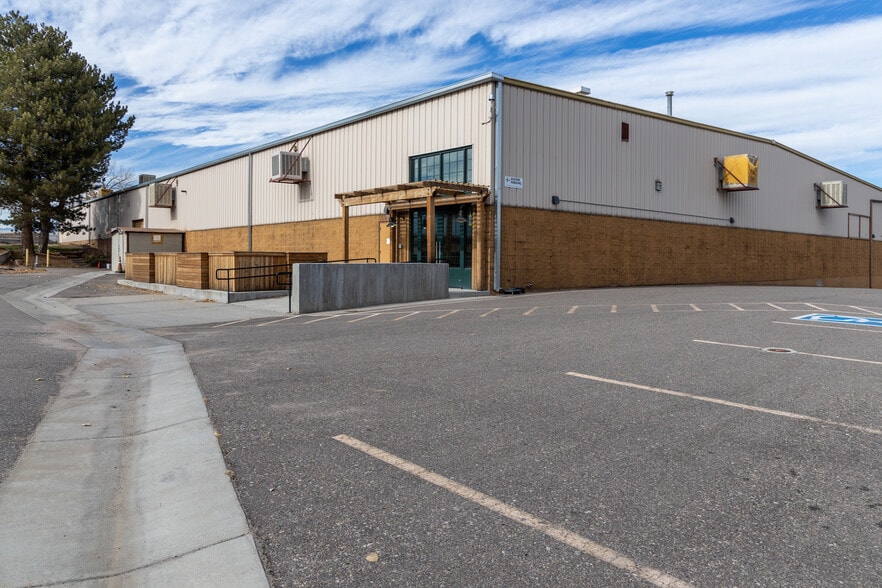 More Photos Of 660 Compton St, Broomfield Manufacturing For Sale