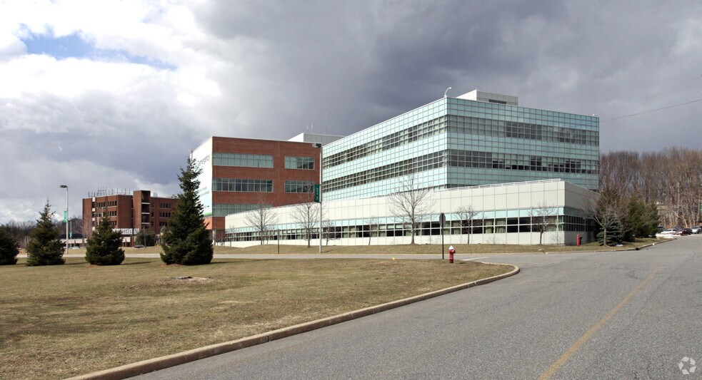 More Photos Of 250-270 Old Hook Rd, Westwood Hospital For Lease