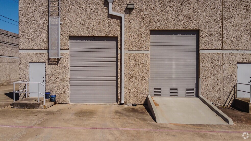 More Photos Of 3137 Irving Blvd, Dallas Unknown For Lease