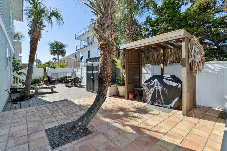 More Photos Of 627 N Fletcher Ave, Fernandina Beach Multifamily For Sale