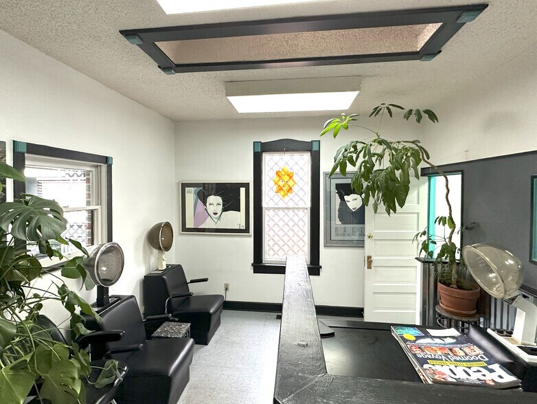 More Photos Of 1809 W Colorado Ave, Colorado Springs Freestanding For Sale