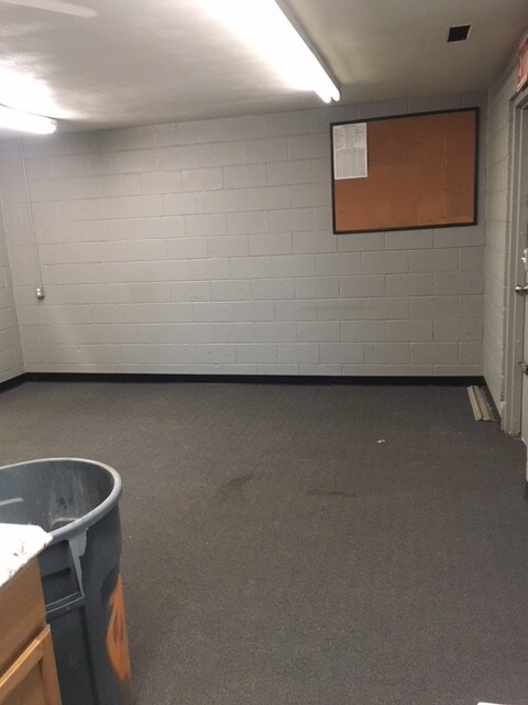 More Photos Of 701 Dan Dee Ln, Brilliant Warehouse For Lease