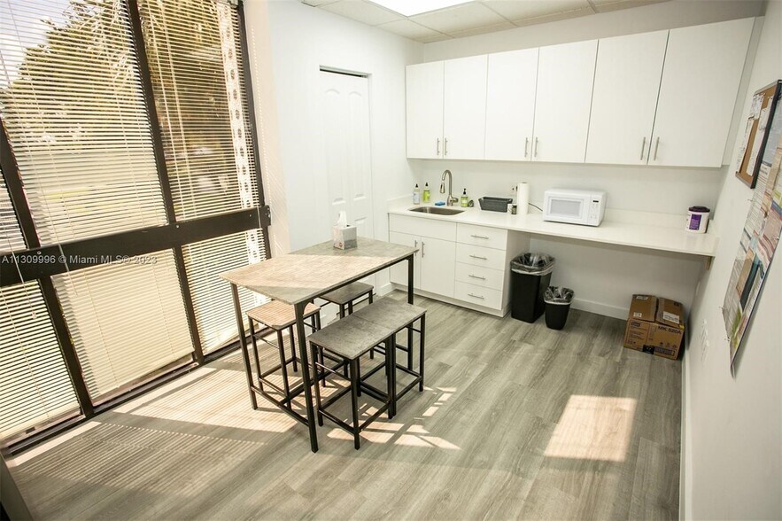 More Photos Of 730 NW 107th Ave, Miami Office For Lease