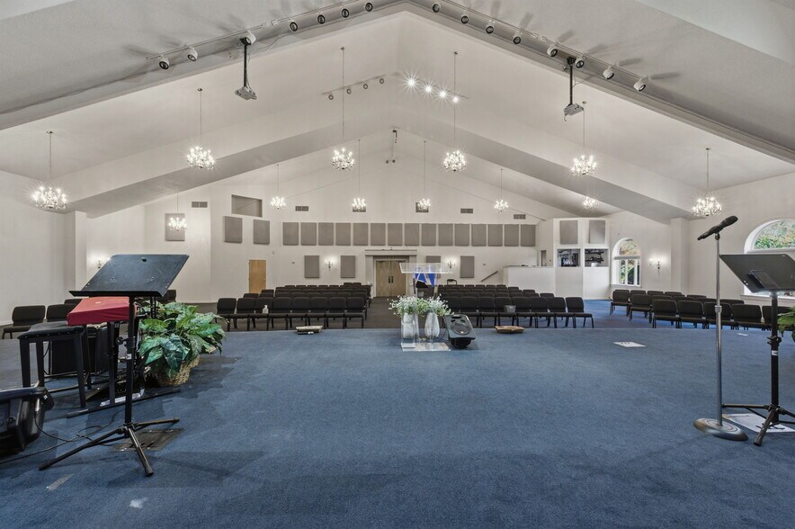 More Photos Of 2744 Red Lion Rd, Bear Religious Facility For Lease