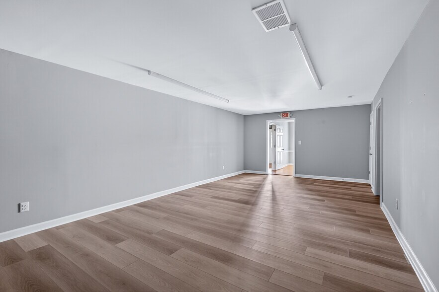 More Photos Of 4109 Robinson St, Covington Freestanding For Sale