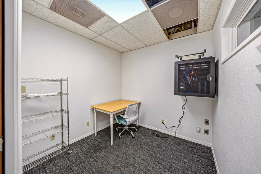 More Photos Of 710 Jefferson Ave, Ashland Light Manufacturing For Lease