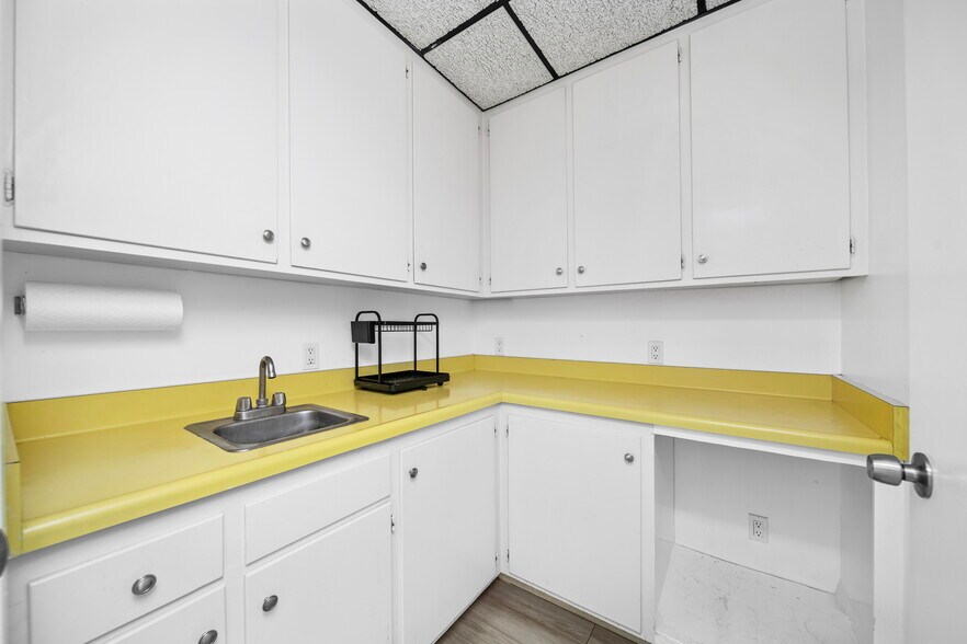 More Photos Of 2120 Huntington Dr, South Pasadena Office Residential For Sale