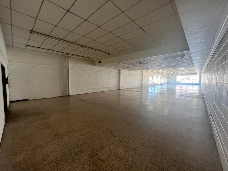 More Photos Of 604-608 E Broadway St, Sweetwater Freestanding For Lease