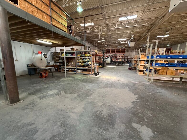 More Photos Of 6810 S Jordan Rd, Centennial Warehouse For Lease