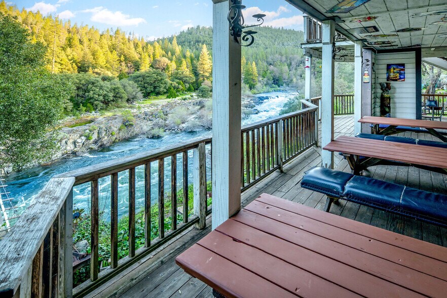 More Photos Of 15432 Washington Rd, Washington Storefront Retail Residential For Sale