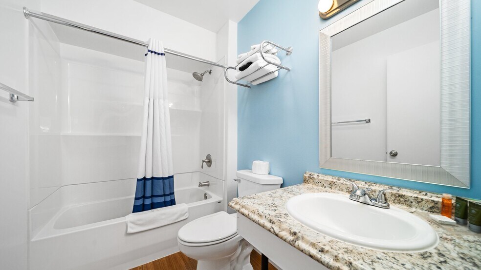 More Photos Of 1010 E Front St, Traverse City Hotel For Sale