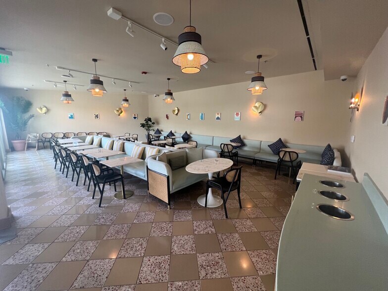 More Photos Of 8550-8594 Santa Monica Blvd, West Hollywood General Retail For Lease