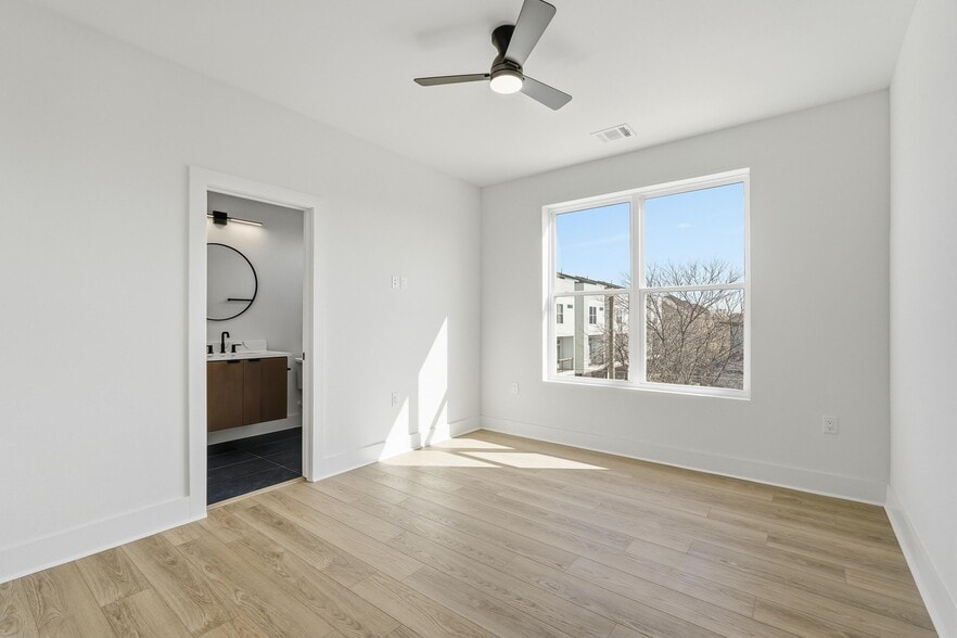 More Photos Of 2202 N Carroll Ave, Dallas Apartments For Sale