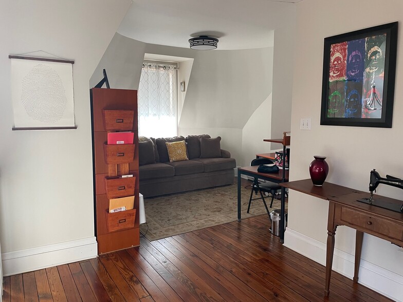 More Photos Of 301 Meyers Ave, Meyersdale Hotel For Sale