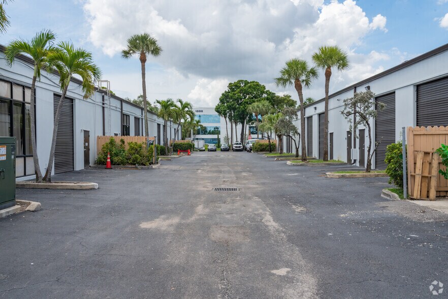 More Photos Of 6555 Powerline Rd, Fort Lauderdale Unknown For Lease