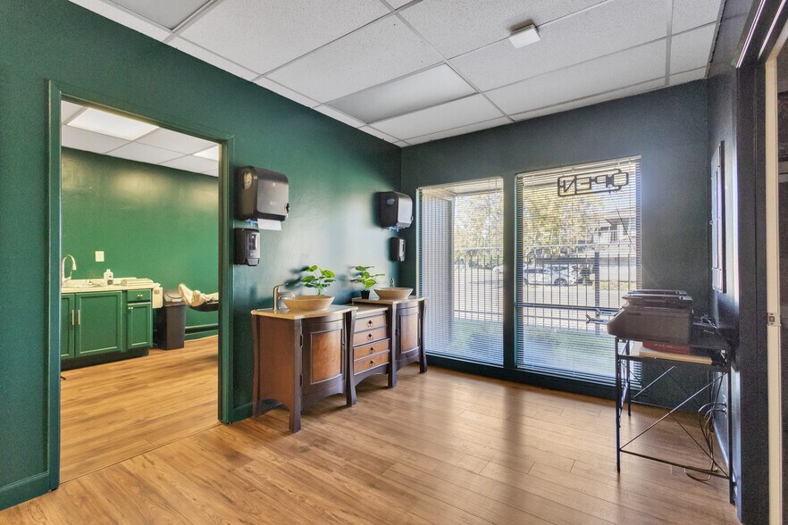 More Photos Of 2027 Grand Canal Blvd, Stockton Office For Sale