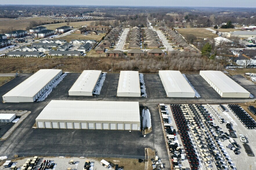 More Photos Of 5560 N 22nd St, Ozark Self Storage For Sale