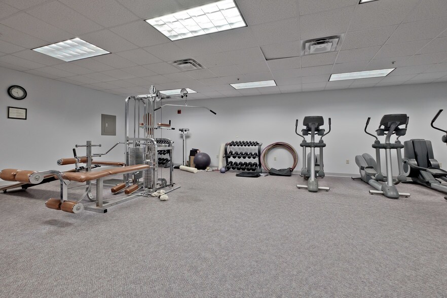 More Photos Of 45 Commerce Dr, Augusta Office For Lease