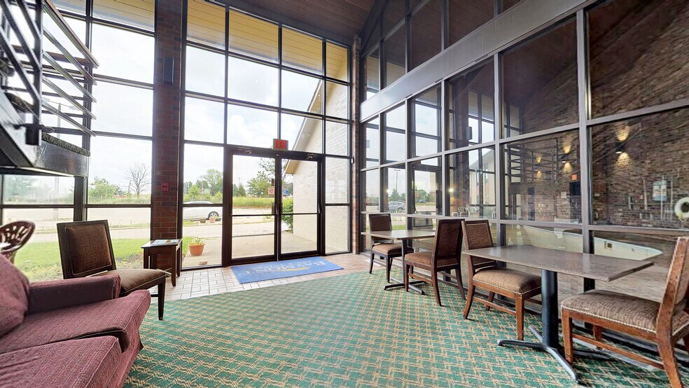 More Photos Of 6 Traders Cir, Normal Hotel For Sale