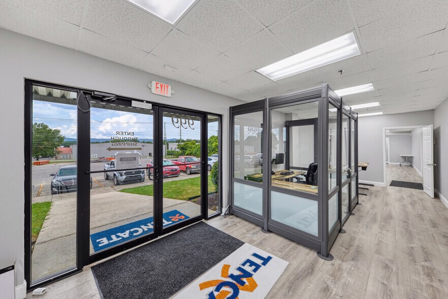 More Photos Of 999 Enterprise Dr, Dalton Distribution For Sale