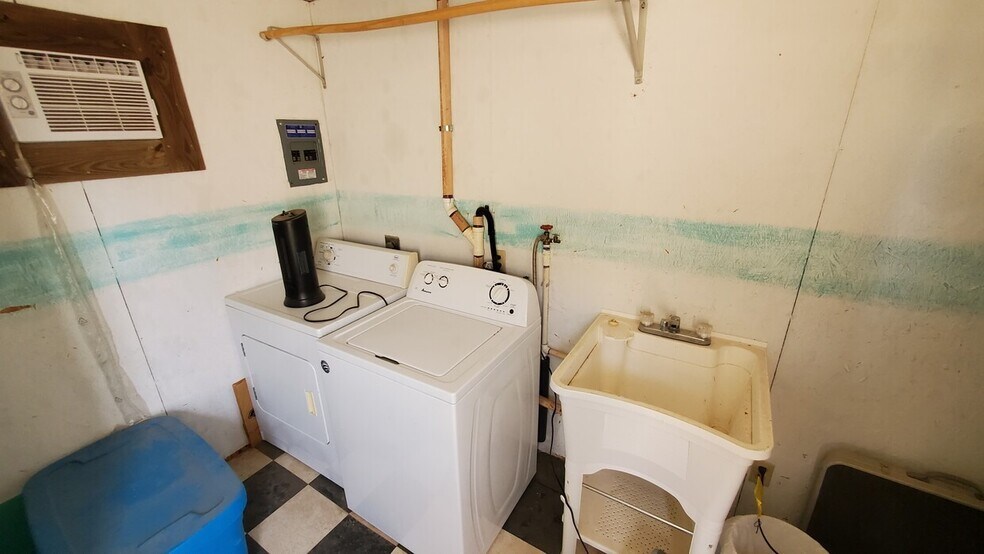 More Photos Of 16139 W 39th St, Odessa Warehouse For Lease