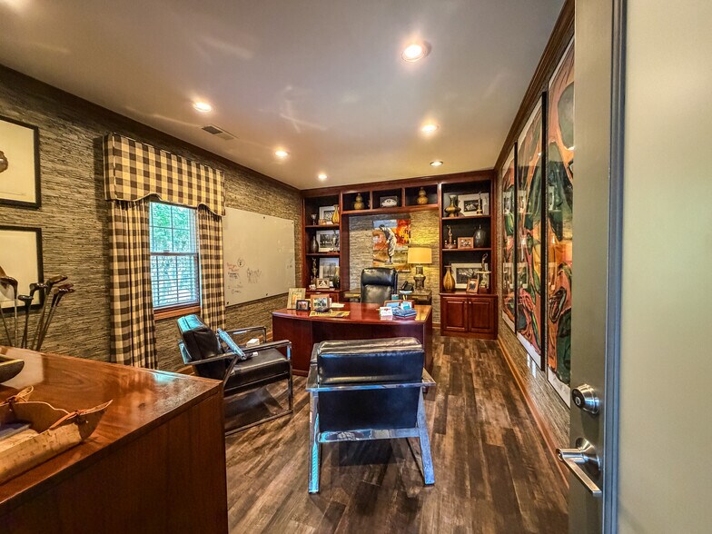More Photos Of 1817 Eagle Dr, Woodstock Office For Sale