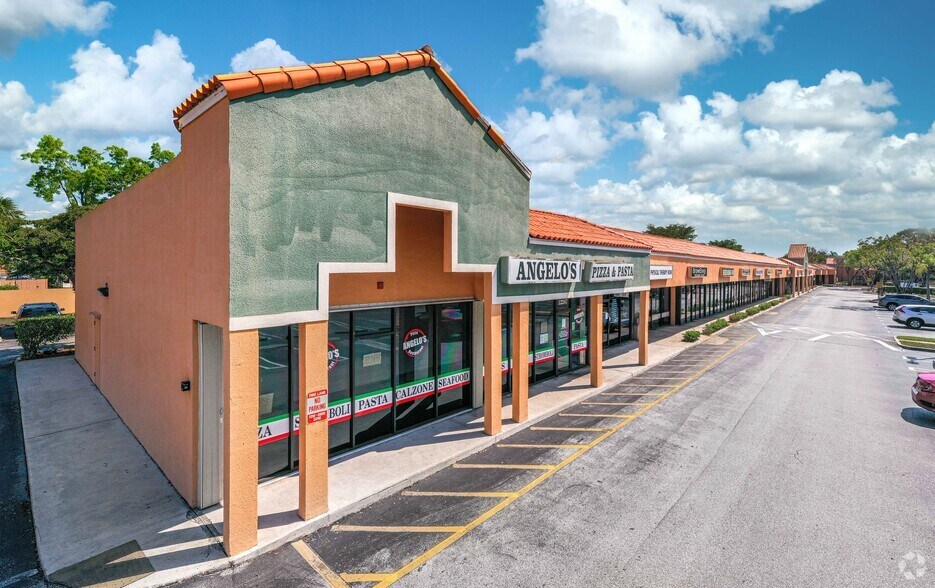 More Photos Of 12109-12397 Sheridan St, Hollywood Freestanding For Lease