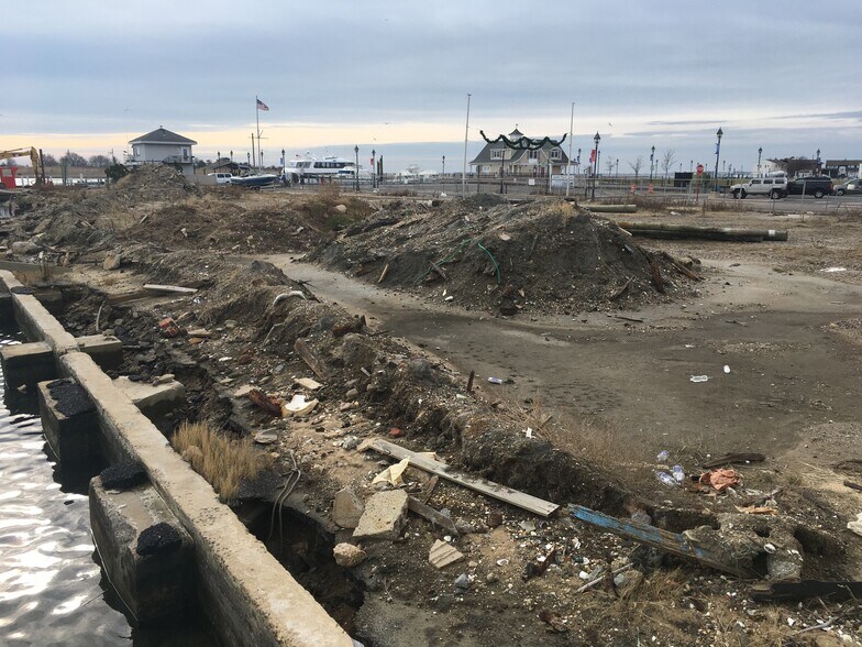 More Photos Of 377 Woodcleft Ave, Freeport Storefront Retail Residential For Sale