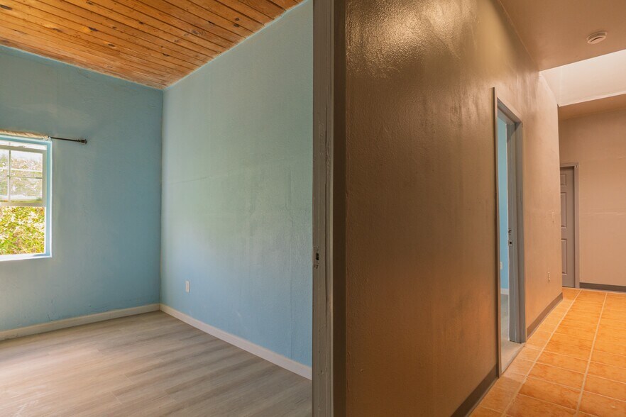 More Photos Of 3882 Washington Ave, Le Grand Apartments For Sale