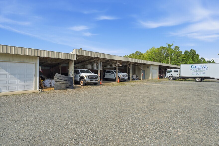 More Photos Of 131 Tradition Trl, Holly Springs Flex For Lease
