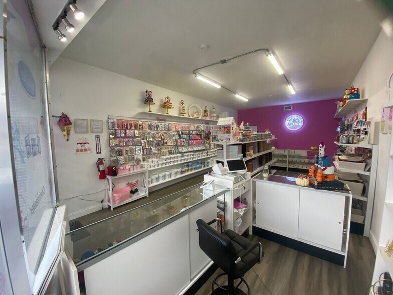 More Photos Of 4700-4708 W Flagler St, Miami General Retail For Lease