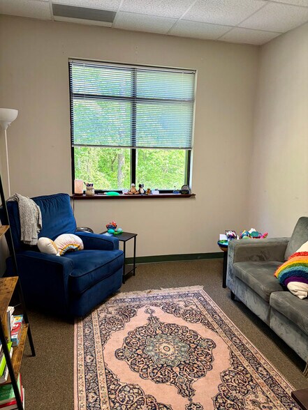 More Photos Of 312-326 Cloister Ct, Chapel Hill Office For Lease