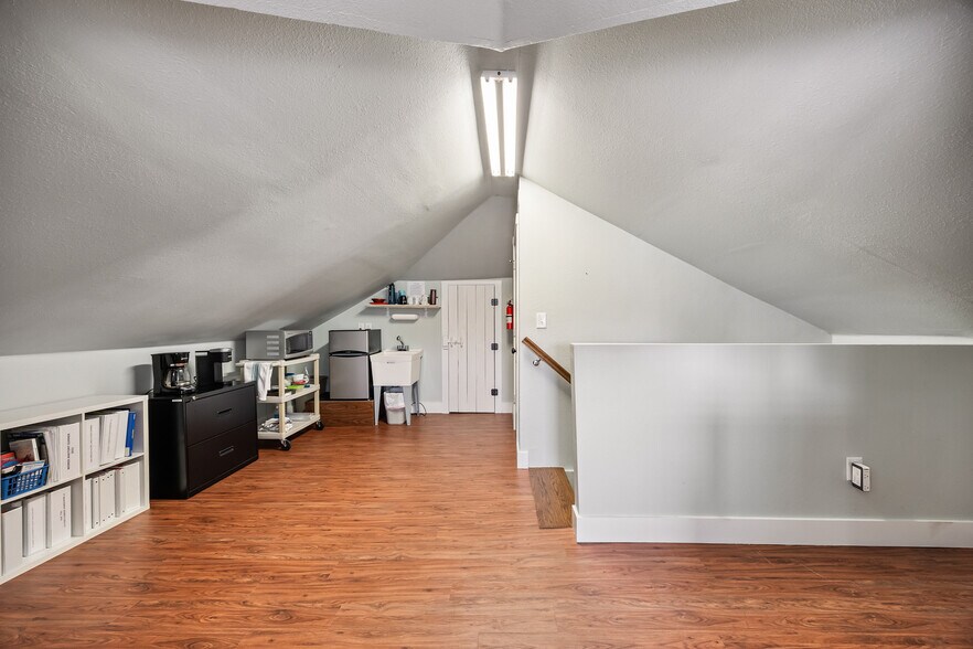 More Photos Of 203 N Alamo Rd, Rockwall Office For Sale