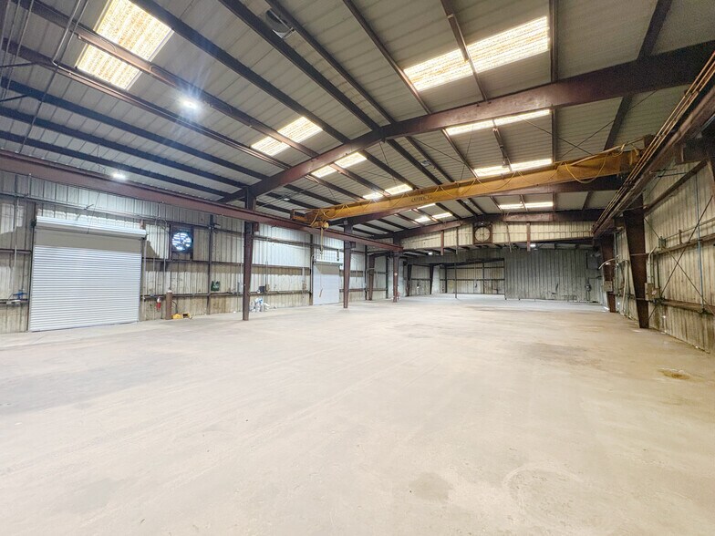 More Photos Of 1221 Indiana St, Humble Unknown For Lease