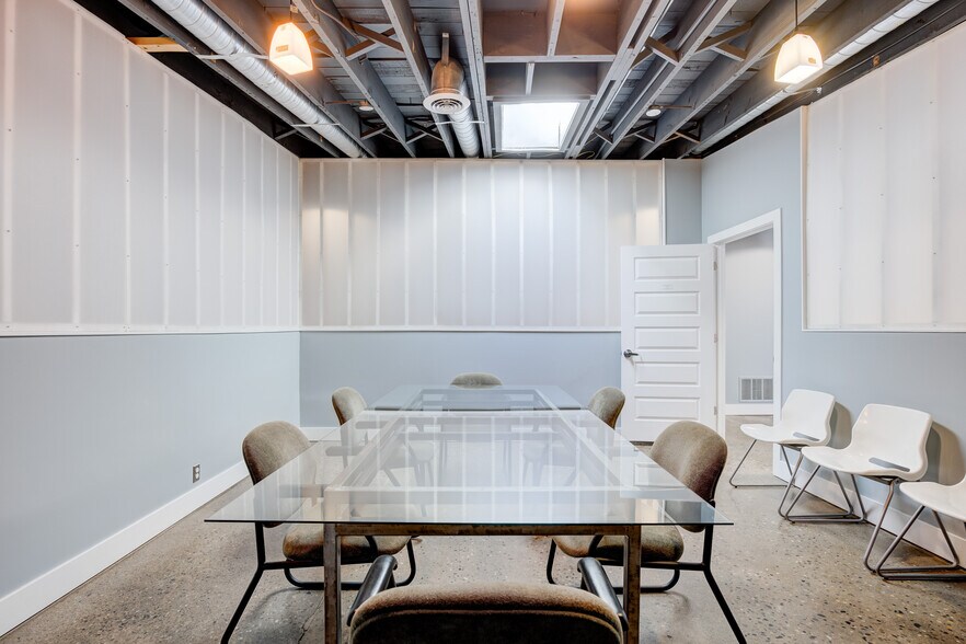 More Photos Of 628 E Parent Ave, Royal Oak Office Residential For Lease