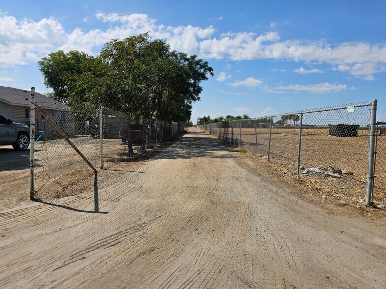 More Photos Of 14398 Avenue 88, Pixley Multifamily For Sale