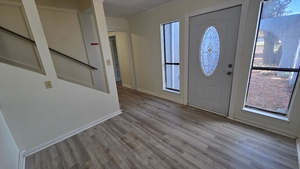 More Photos Of 466 E Miracle Strip Pky, Mary Esther Office For Sale