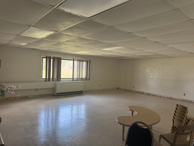 More Photos Of 2525 Oakwood Rd, Oak Creek Schools For Sale