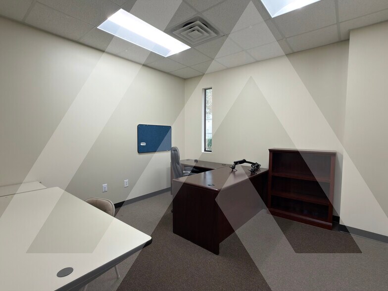 More Photos Of 10505 Fountaingate Dr, Stafford Office For Lease